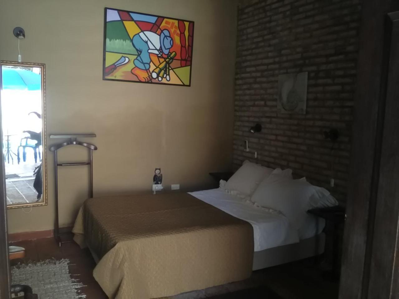 أسونسيون Black Cat Hostel المظهر الخارجي الصورة